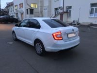 Шкода Рапид 2016 вид сзади