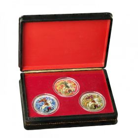 Набор из 3 монет в шкатулке Палех, 3 рубля Георгий Победоносец серебро, оформление Русская народная Роспись цветная эмаль