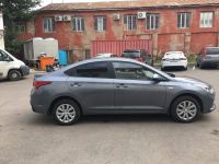 Аренда Hyundai Solaris 2018 г. серого цвета в Москве