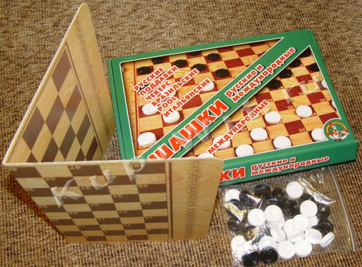 Игра Шашки: состав комплекта