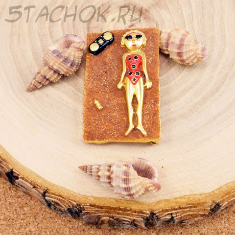 Брошь "Дамочка на пляже" (Danecraft США)