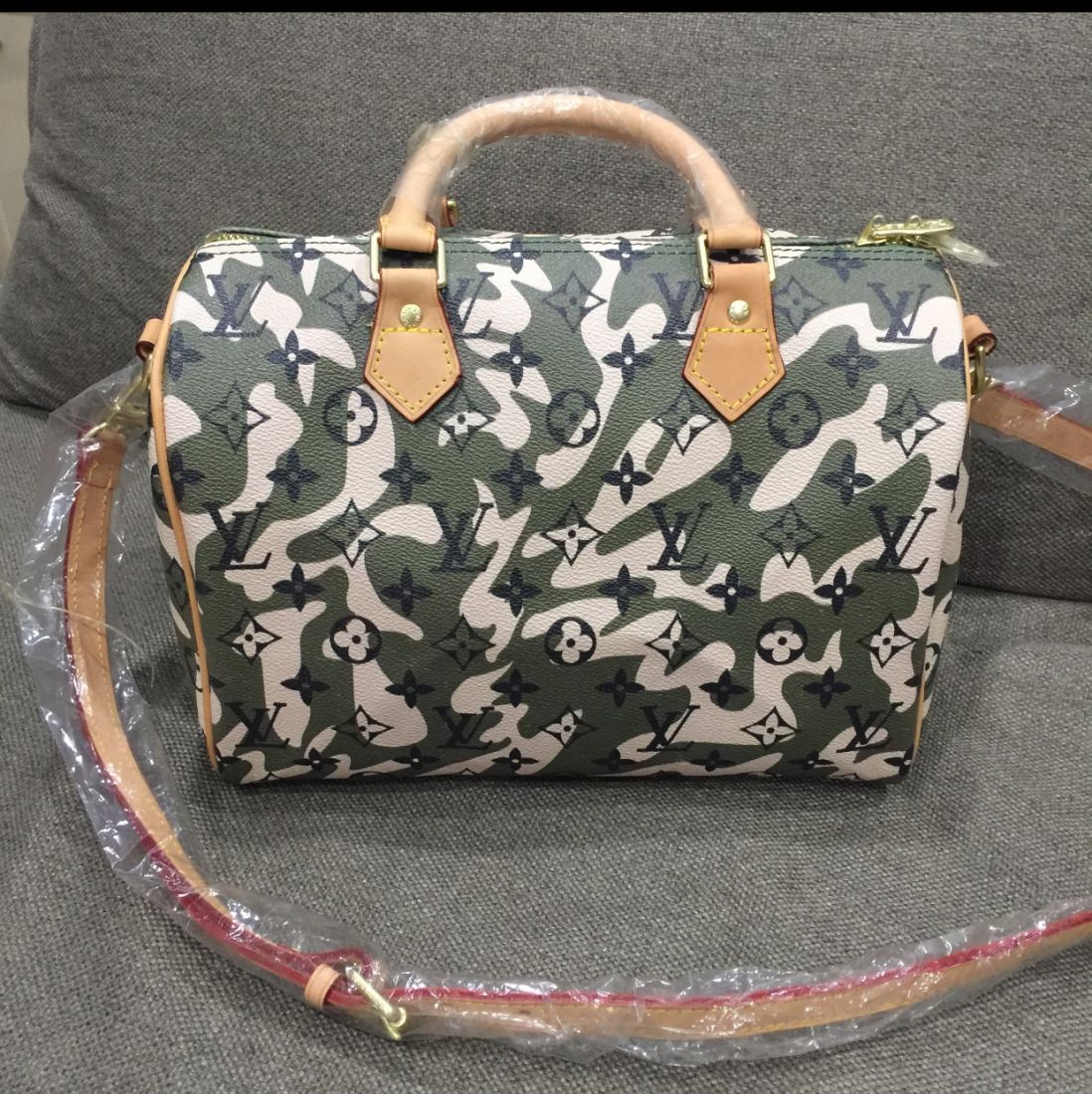 Сумка Louis Vuitton Seedy 30