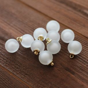 Кукольный аксессуар Бусина-подвеска матовая белая