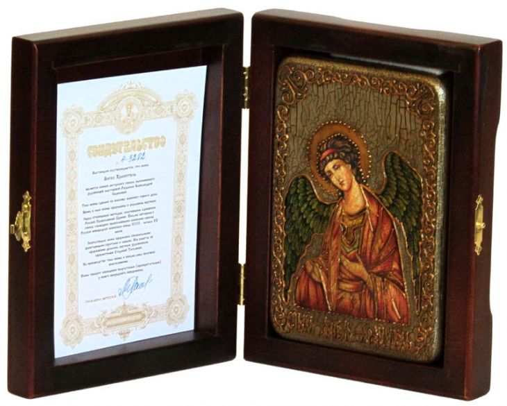 Настольная икона Ангел Хранитель (10*15 см, Россия) на натуральном мореном дубе в подарочной коробке