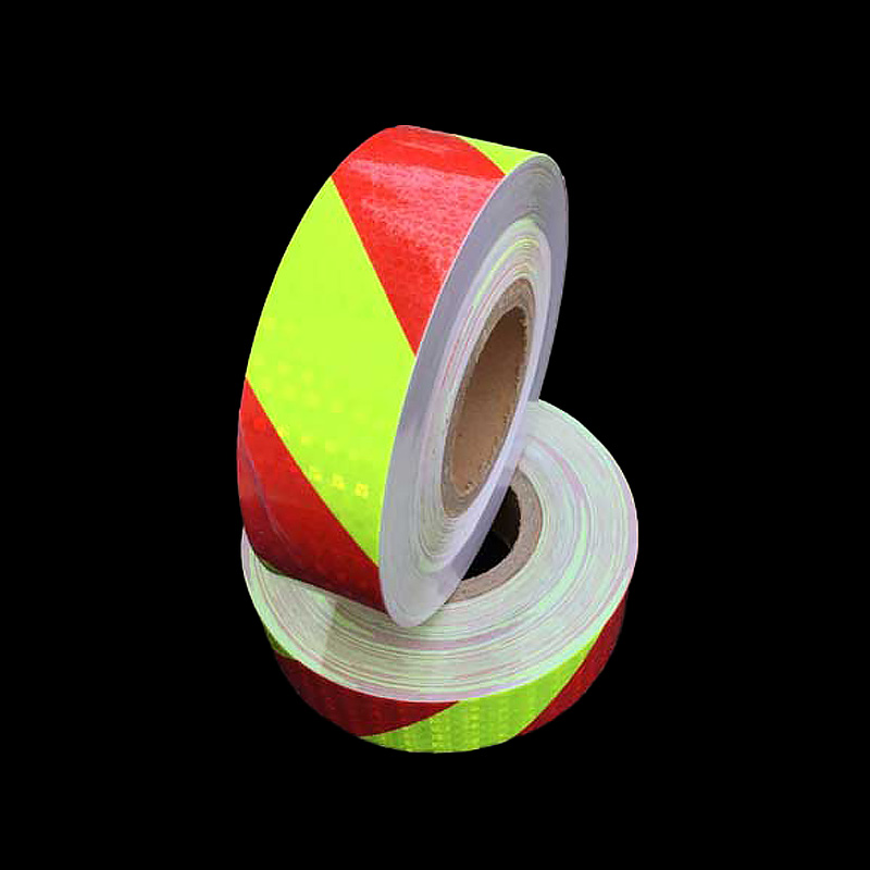 Светоотражающая лента 0,05х50 м красно-желтая диагональная (Арт.: 82133)