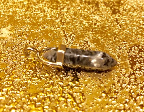 Биолокационный маятник натур камень Лабрадор в металле 3см