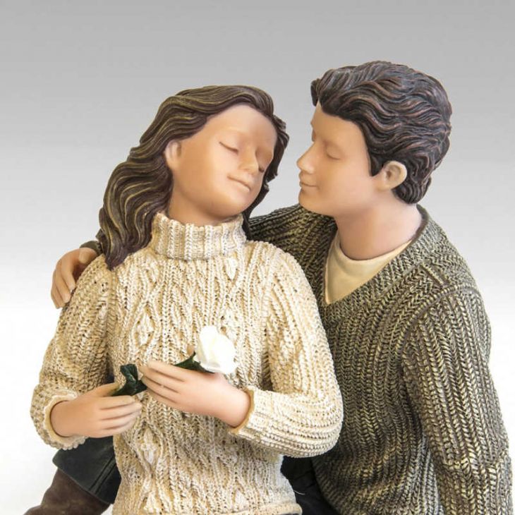 Коллекционная статуэтка из испанской коллекции -  736372 "Цветок для моего любимого человека" Коллекционная статуэтка из испанской коллекции -  736372 "Цветок для моего любимого человека"