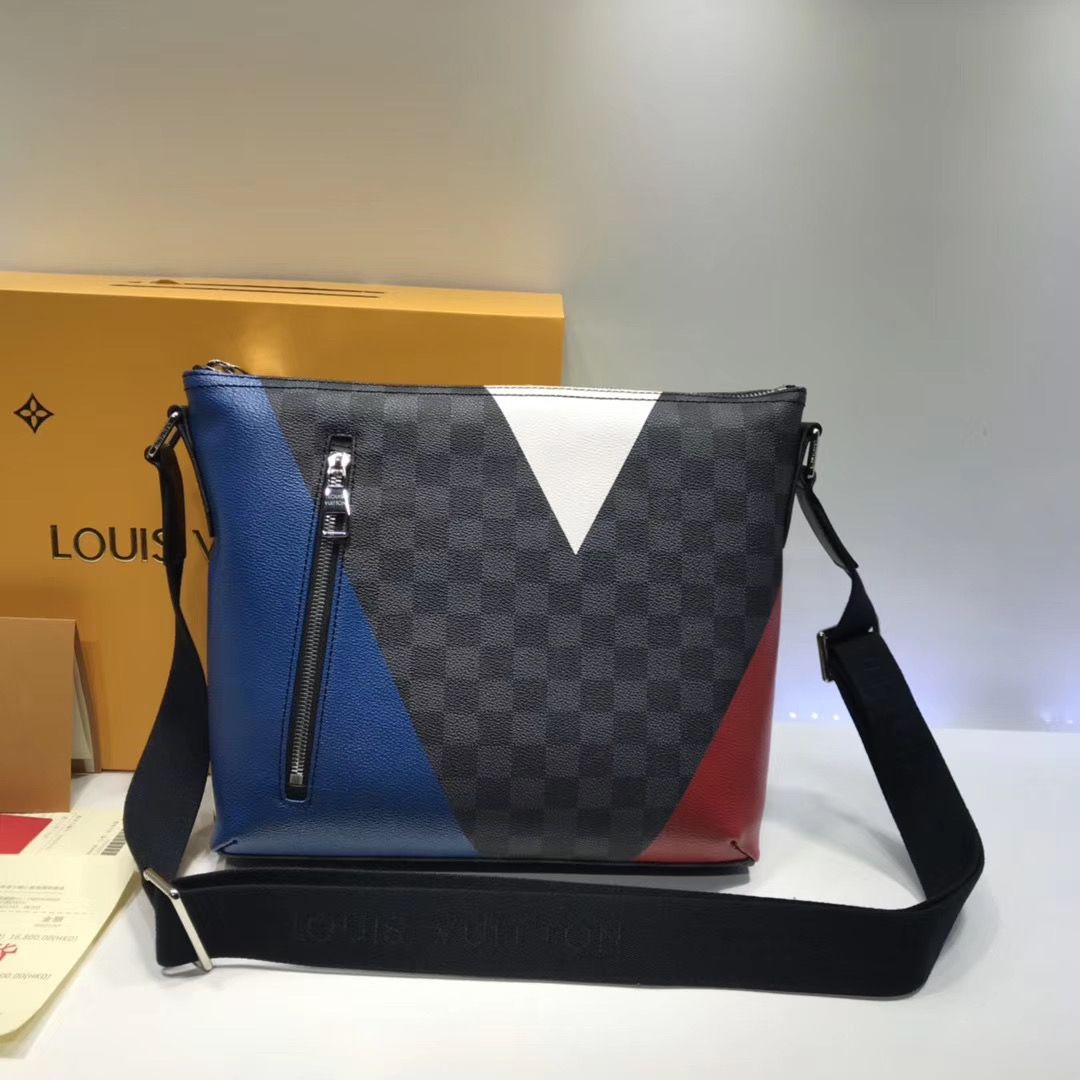 Сумка мессенджер Louis Vuitton Mick