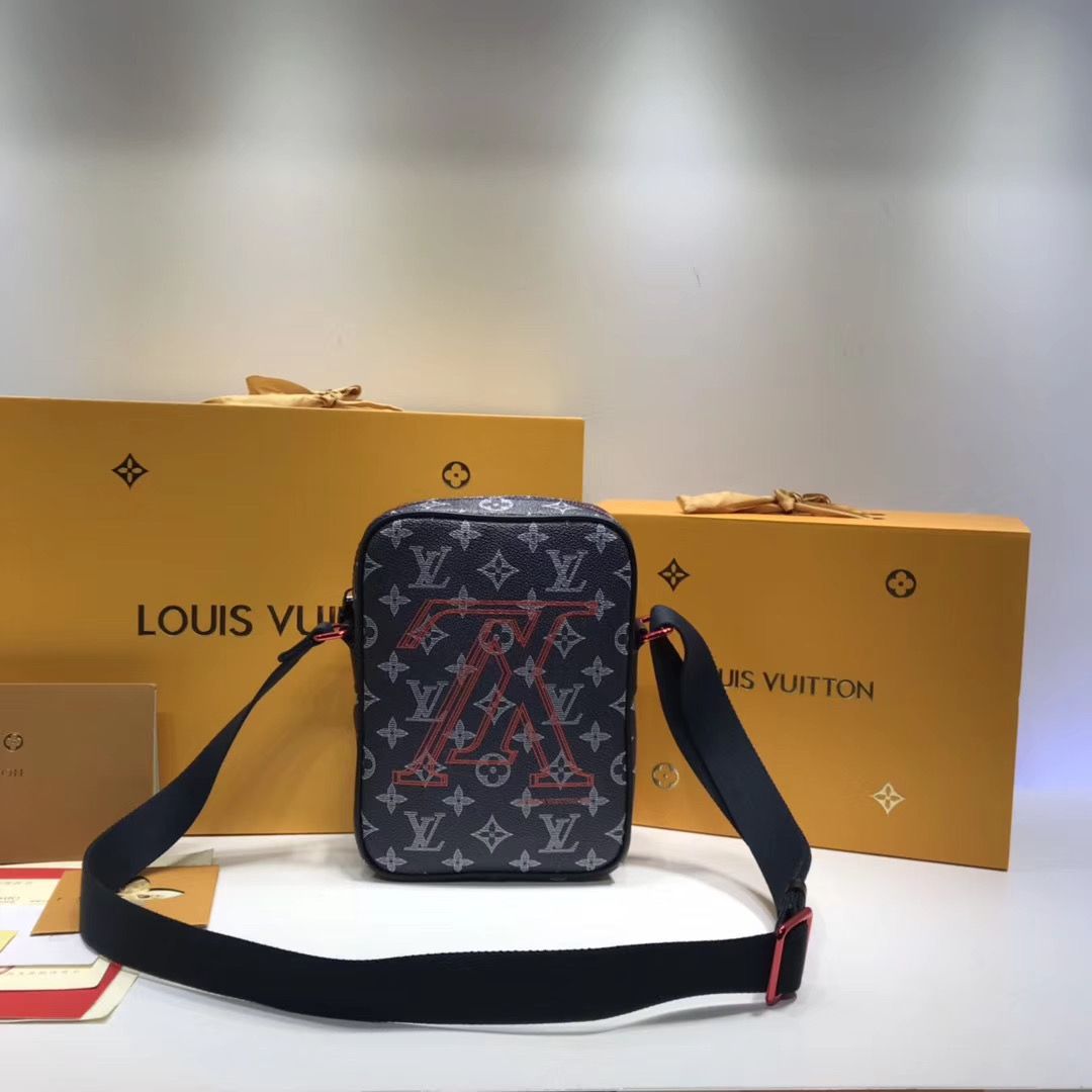 Сумка мессенджер Louis Vuitton Danube