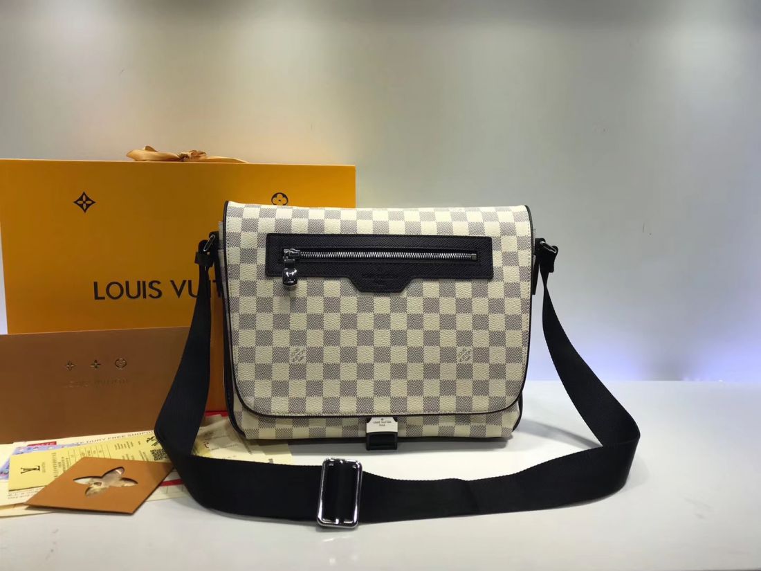 Сумка мессенджер Louis Vuitton Matchpoint