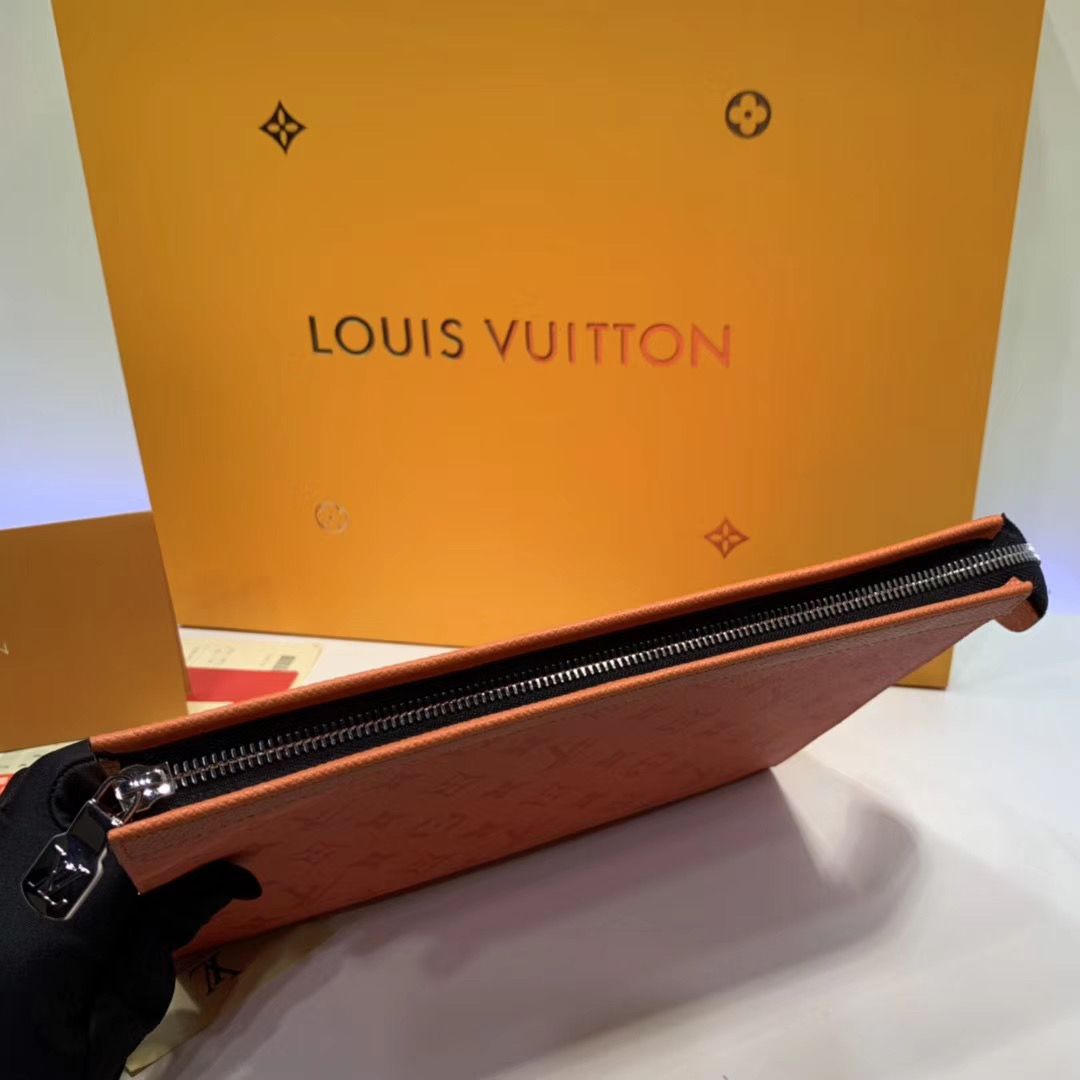 ПапкаLV Pochette Discovery