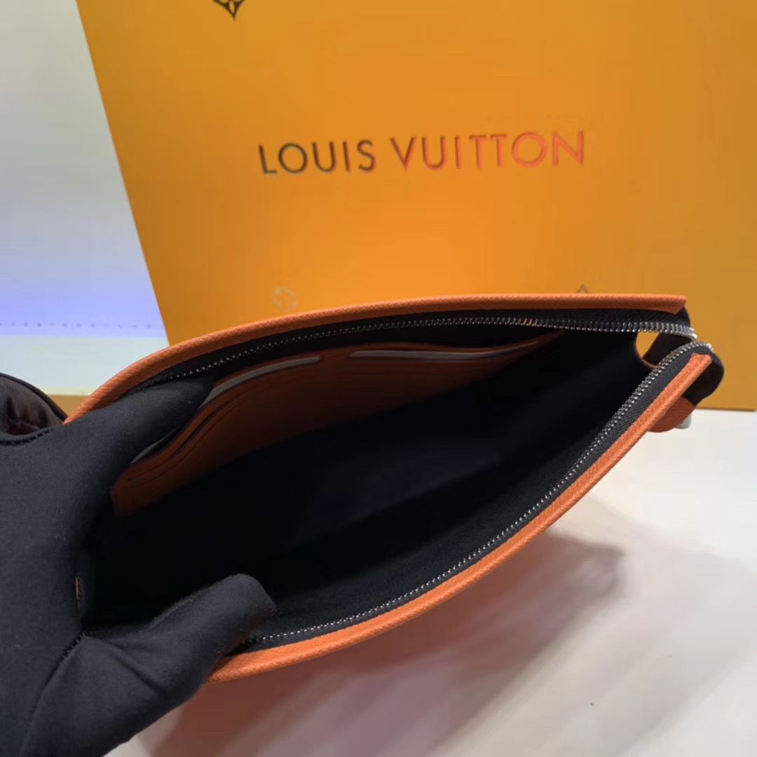 ПапкаLV Pochette Discovery