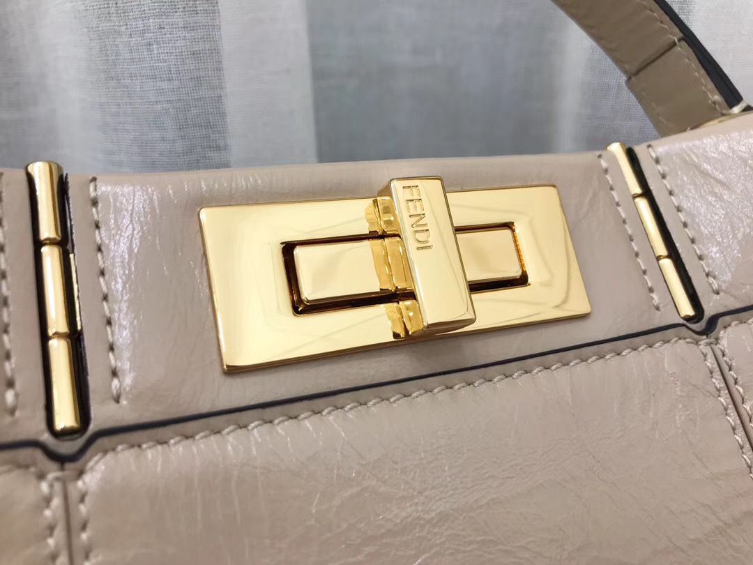 Сумка FENDI Peek-a-boo 33 cm