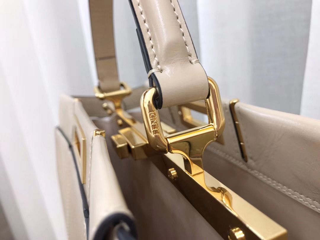 Сумка FENDI Peek-a-boo 33 cm