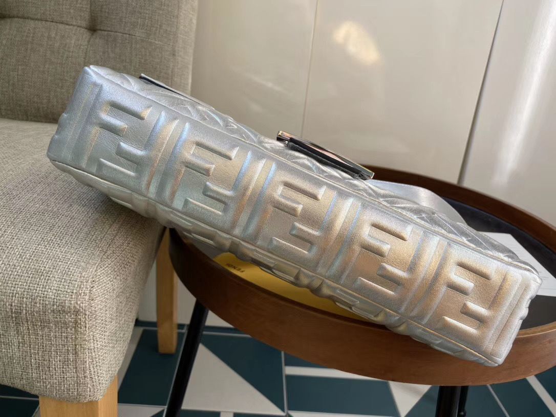 FENDI BAGUETTE 32 cm