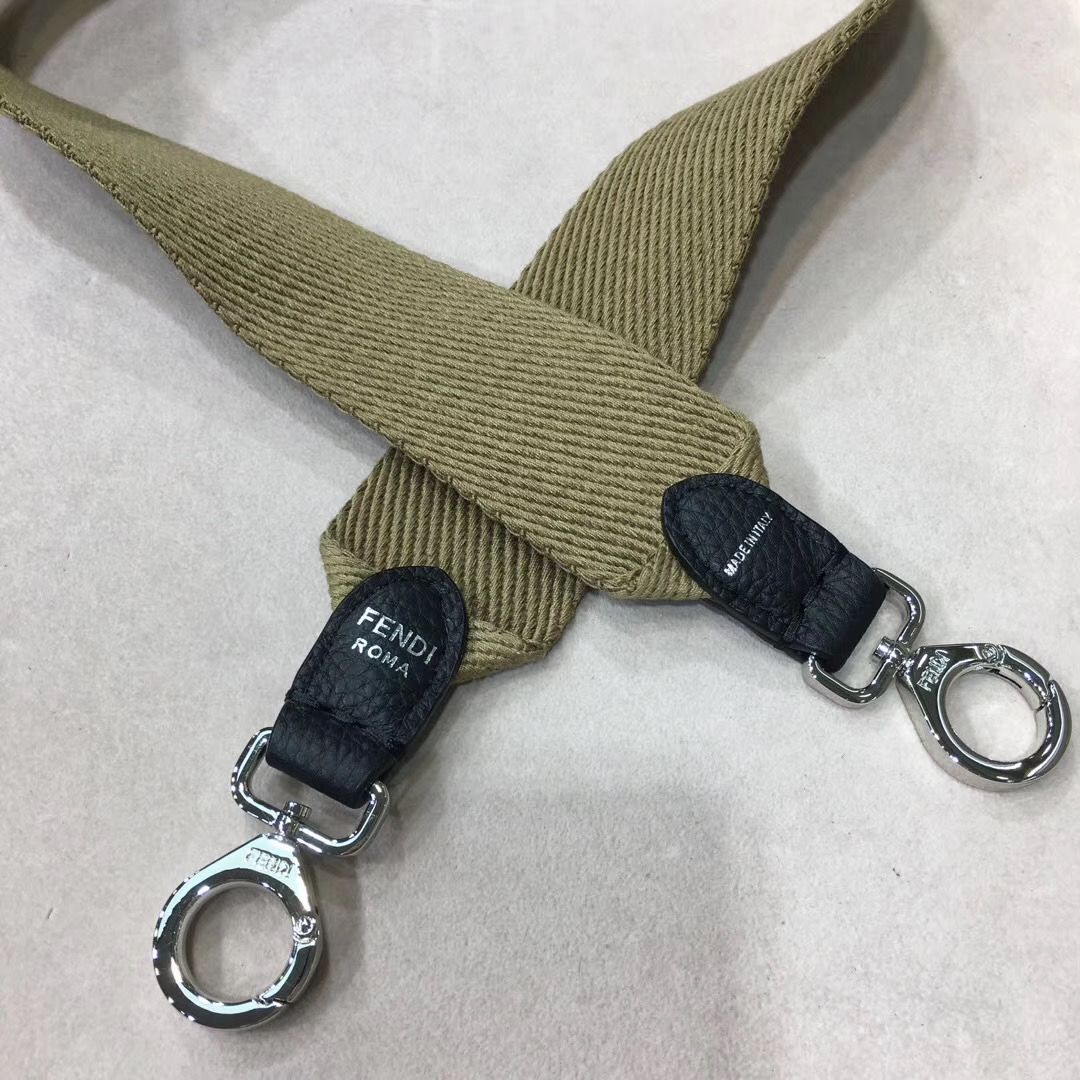 FENDI LOGO PEEK-A-BOO 30 cm