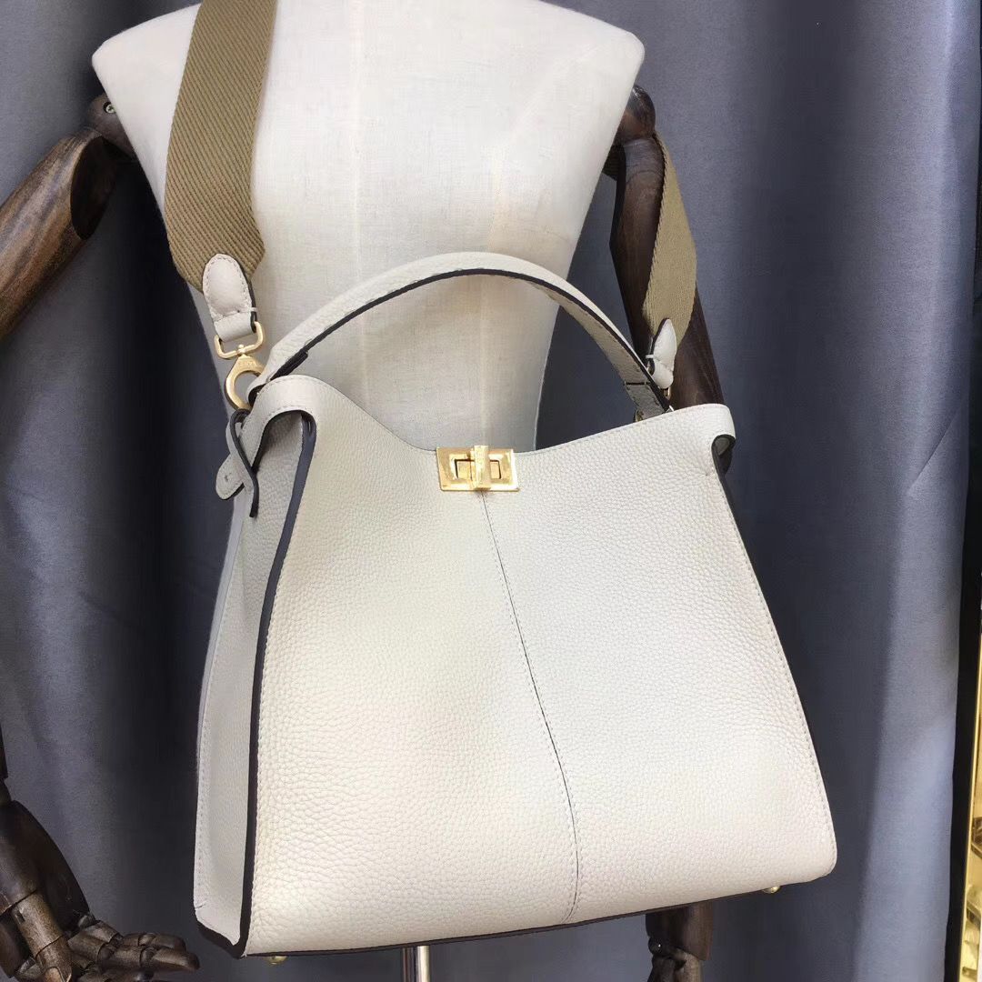 FENDI LOGO PEEK-A-BOO 30 cm