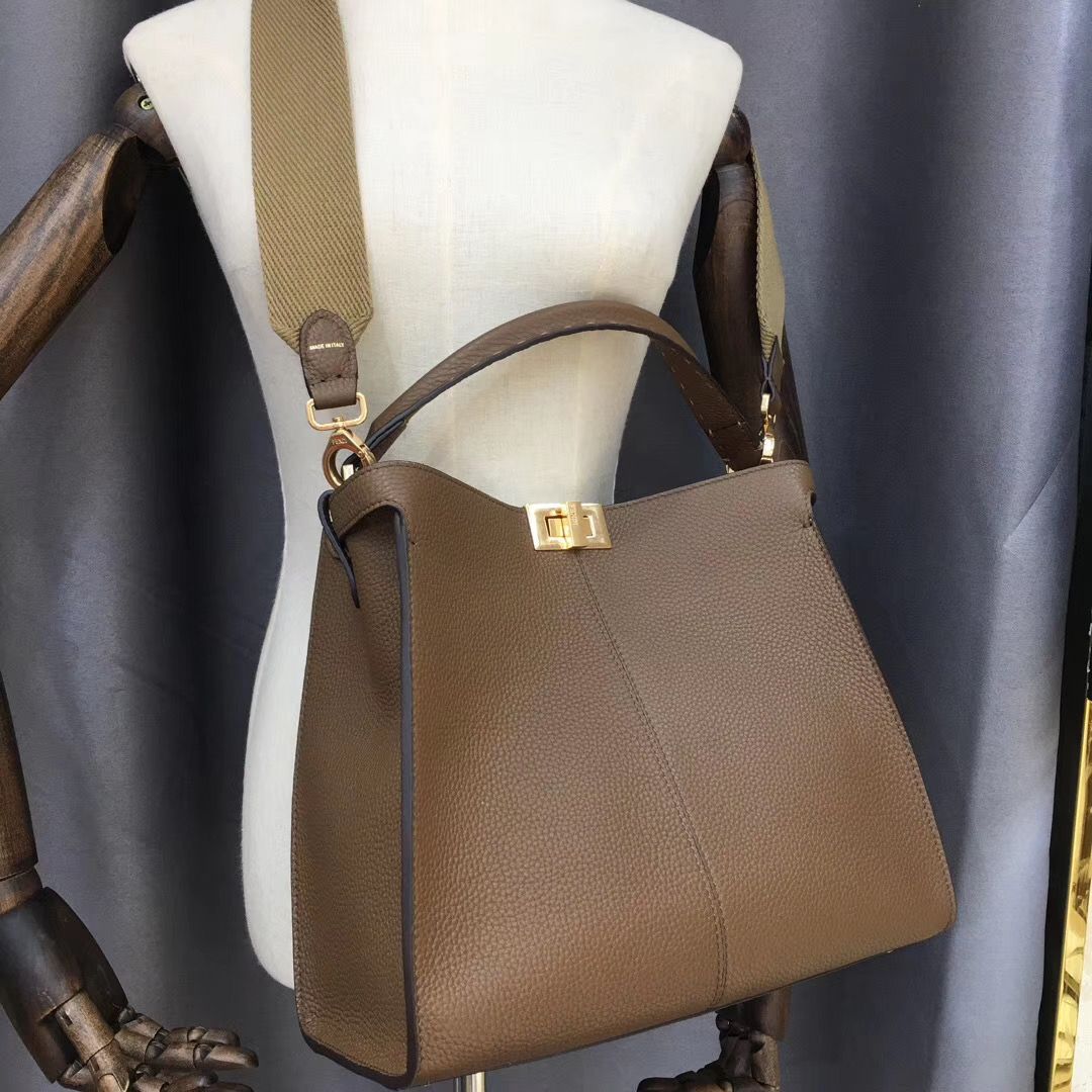 FENDI LOGO PEEK-A-BOO 30 cm