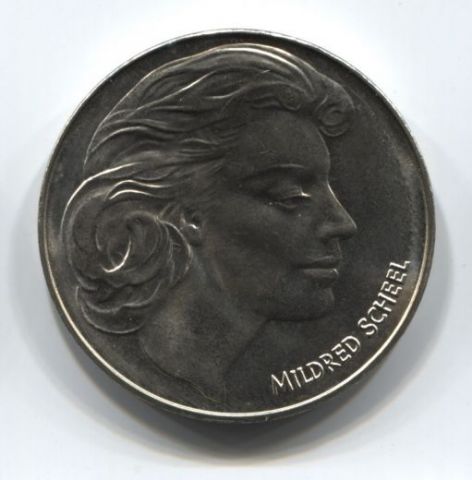 Медаль 1979 года Германия Милдред Шеель