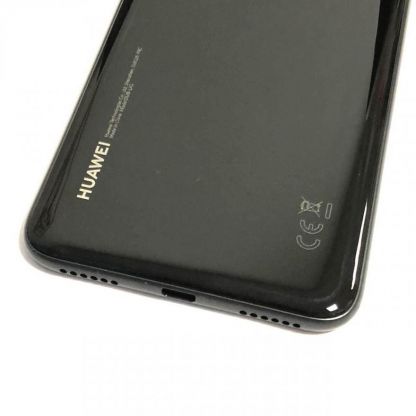 задняя часть Huawei Y7 2019