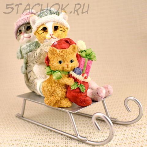 Брошь "Котенок с новогодним подарочком" (Hallmark США)