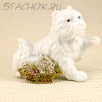 Брошь "Три котенка в корзинке с цветами" (США)