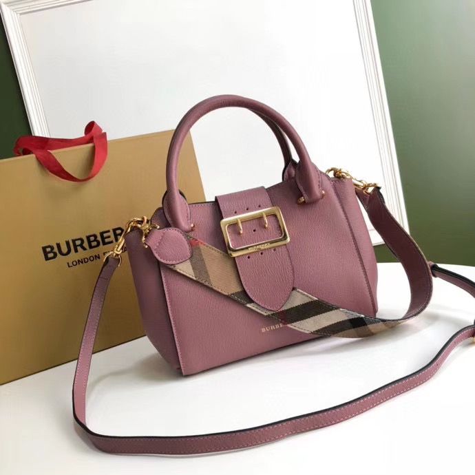 Сумка Burberry The Buckle