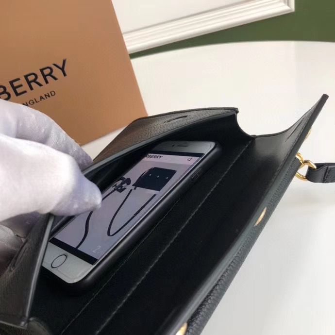 Сумка клатч Burberry Title