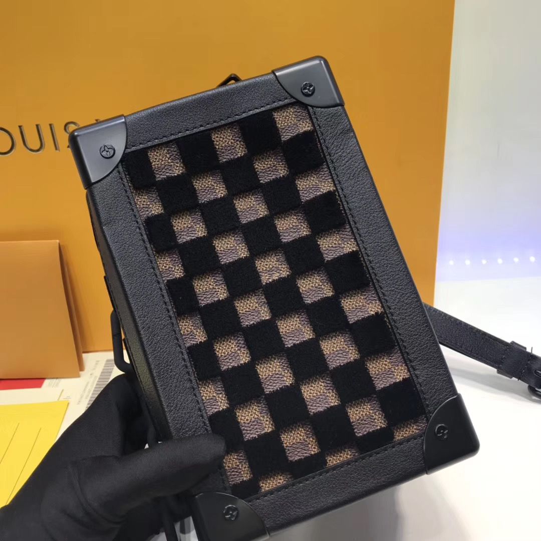 Клатч Louis Vuitton Mini Soft Trunk