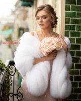 Белый меховой палантин из натурального меха песца от Скорнякова Дизайн фото