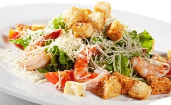 Цезарь с королевскими креветками