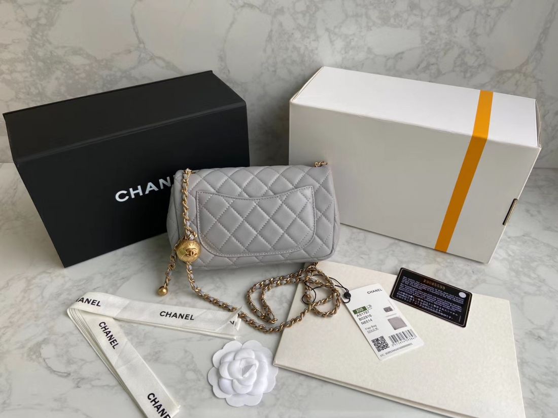 CHANEL Shoulder Flap Bag 20 cm