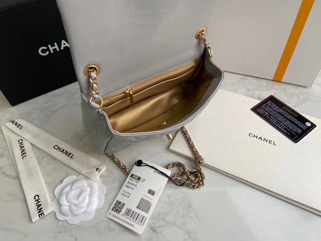 CHANEL Shoulder Flap Bag 20 cm