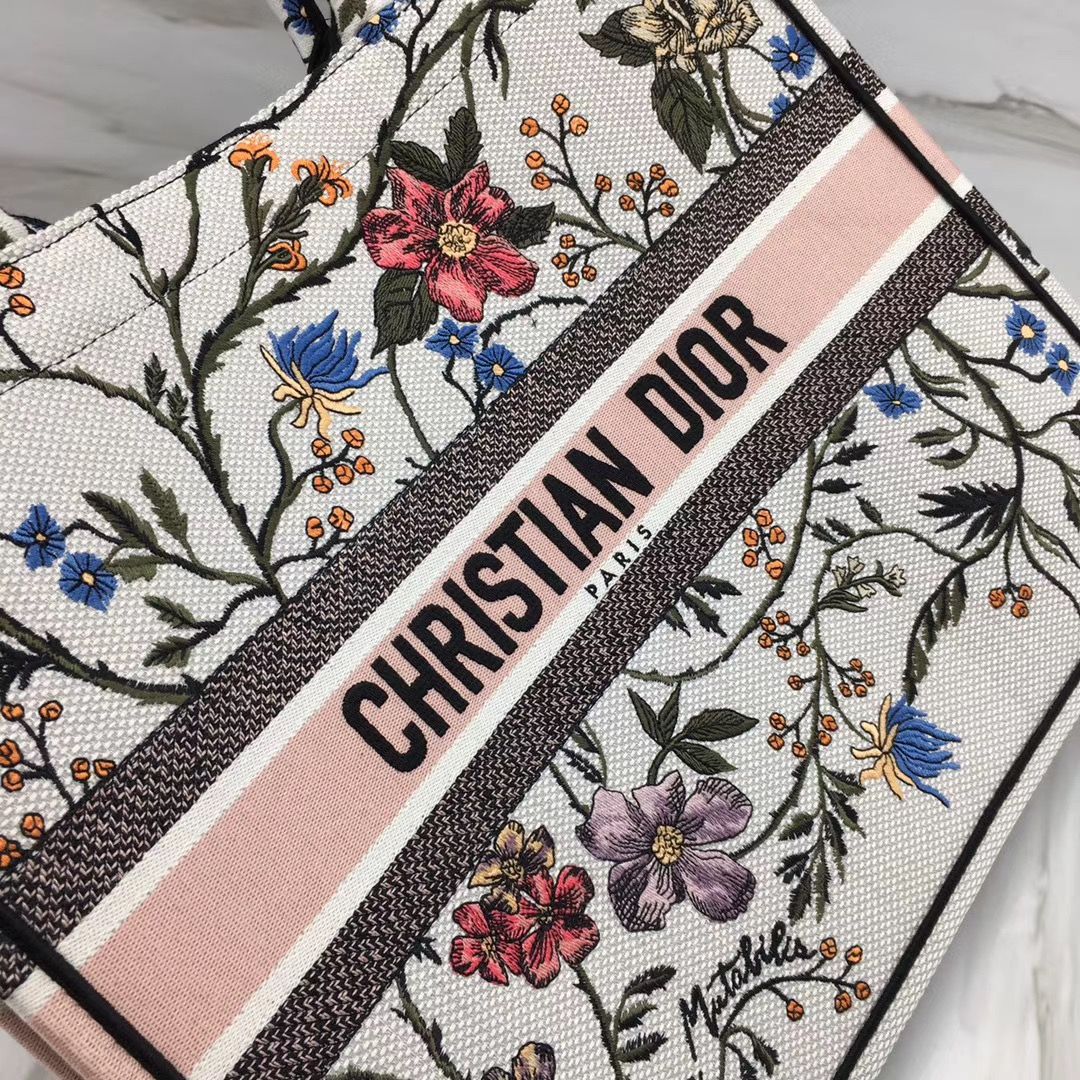 Dior Tote Book 41 cm