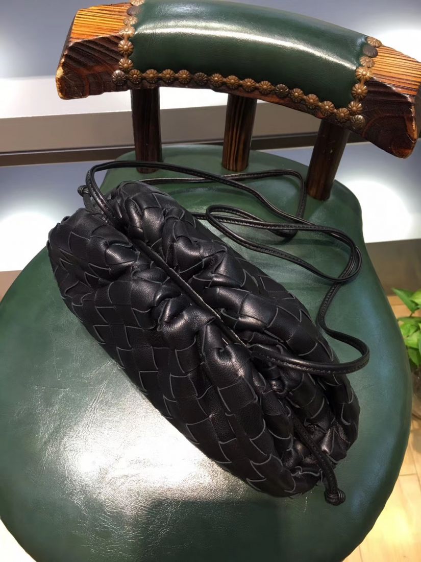 Bottega Veneta The Pouch 22 cm