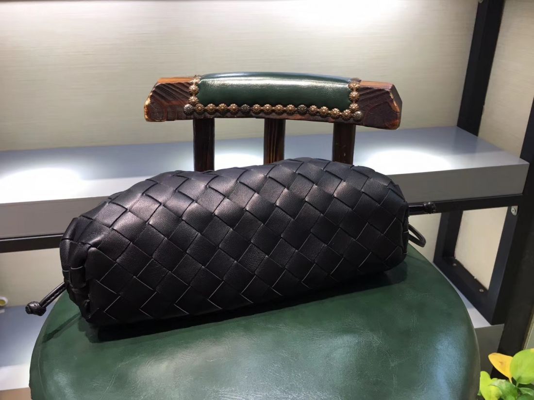 Bottega Veneta The Pouch 22 cm