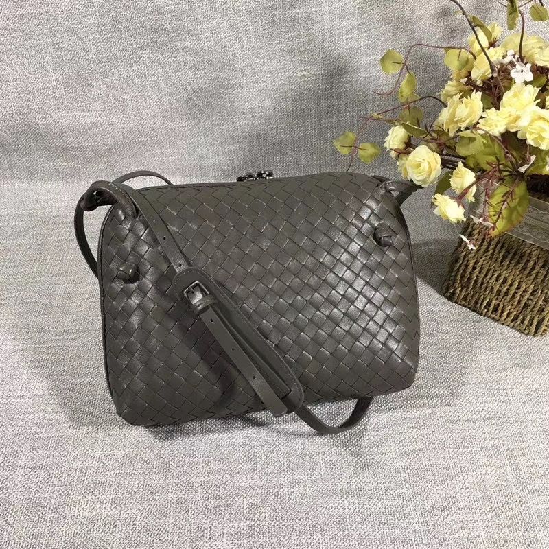 Bottega Veneta 23 cm на одном замке