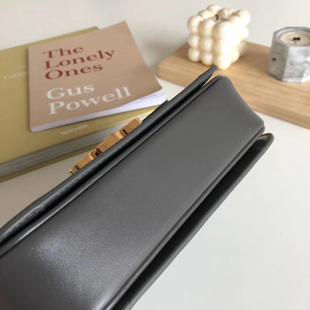 Celine Triomphe 18 cm