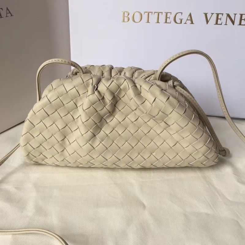 Bottega Veneta The Pouch 22 cm
