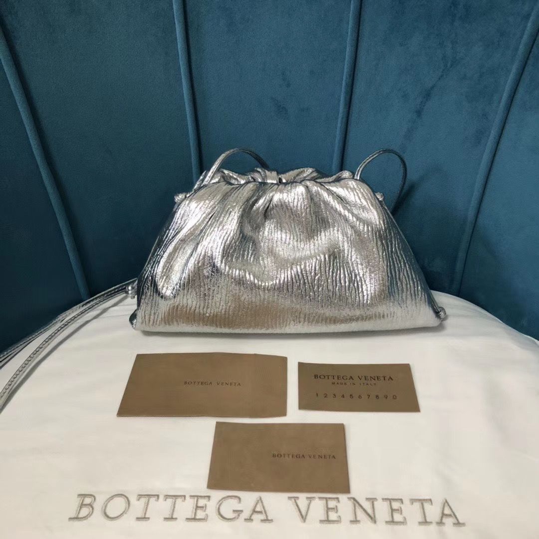 Bottega Veneta The Pouch 22 cm