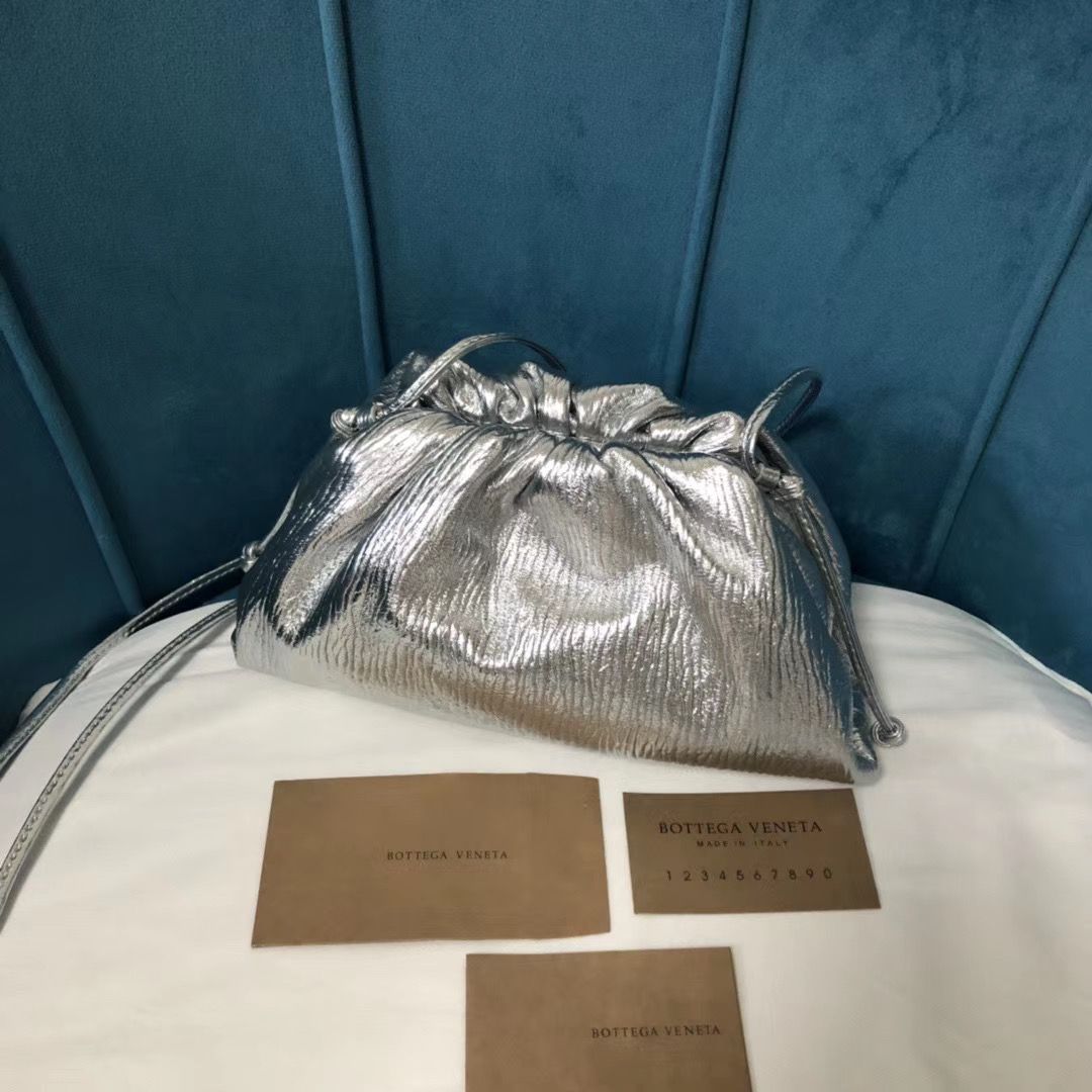 Bottega Veneta The Pouch 22 cm