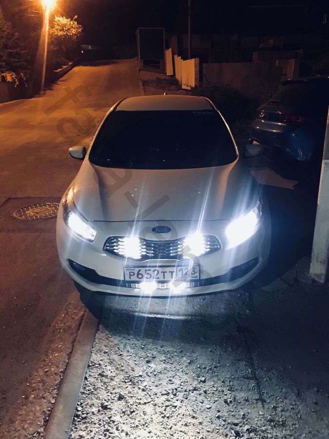 Светодиодная фары вспышки под решетку 2 шт.