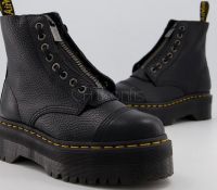 Dr. Martens Sinclair Black Zip cybrth