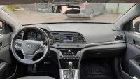 Фото салона Hyundai Elantra 2018г. черного цвета