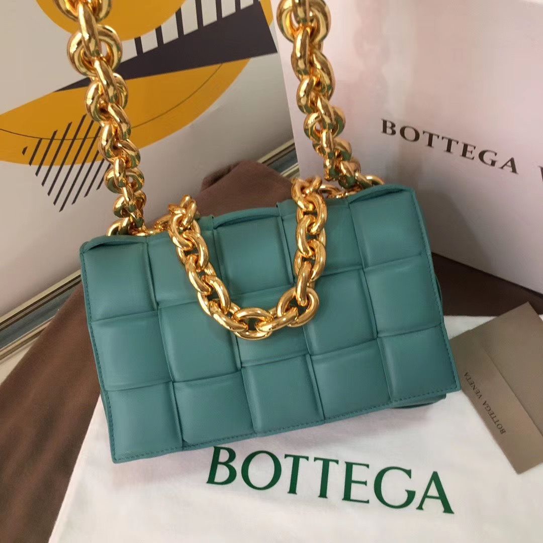 Bottega Veneta The Chain Cassette 26 cm