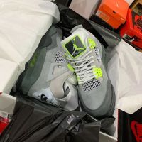 Nike Air Jordan 4 SE "Neon"