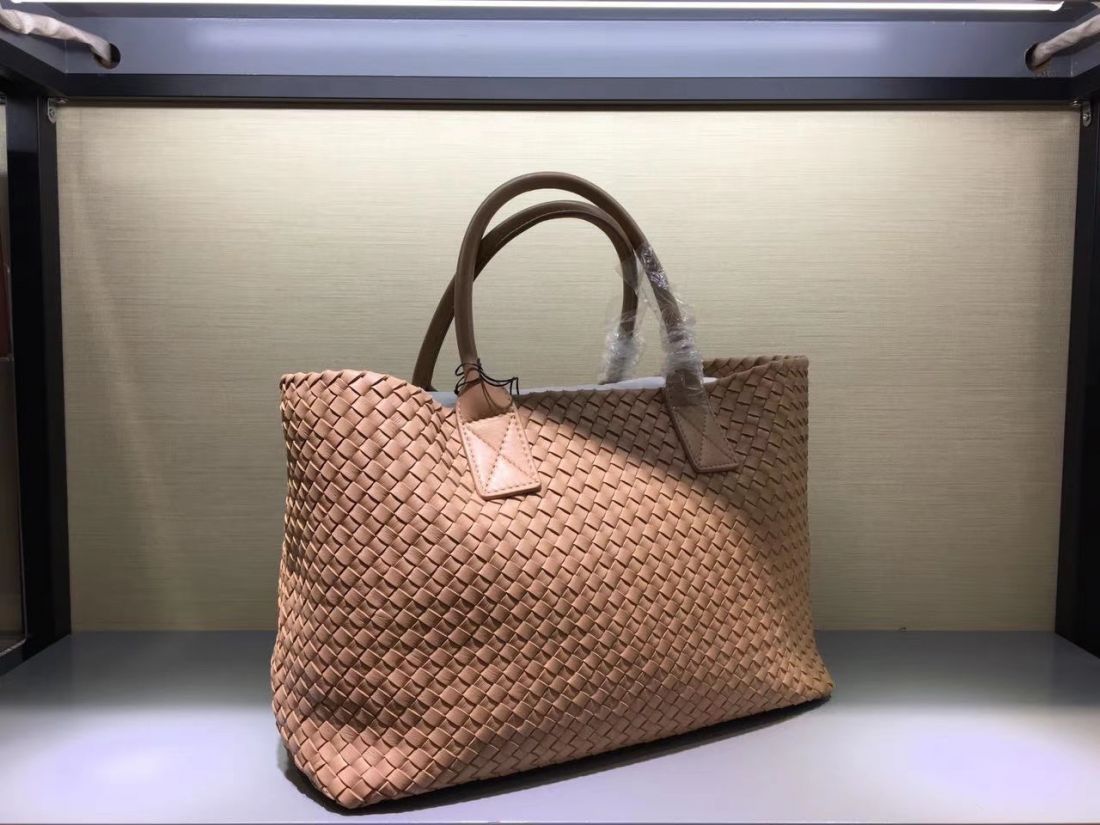 Bottega Veneta Cabat 40 cm