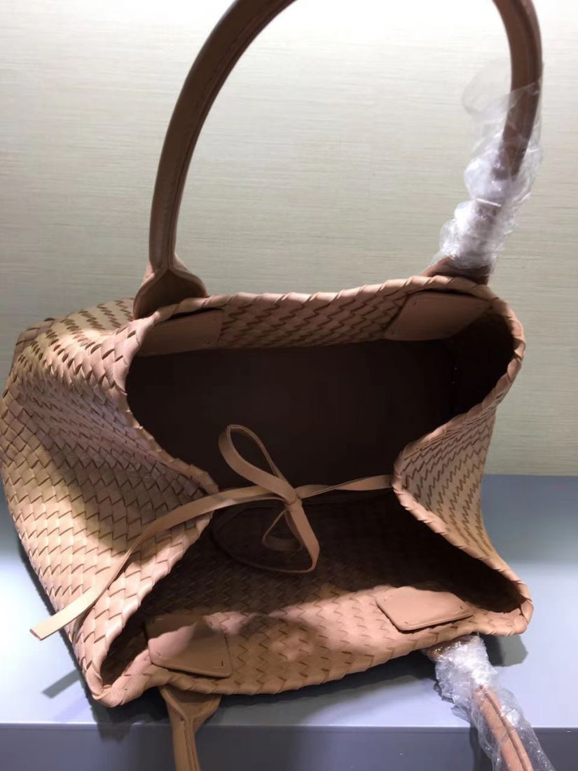 Bottega Veneta Cabat 40 cm