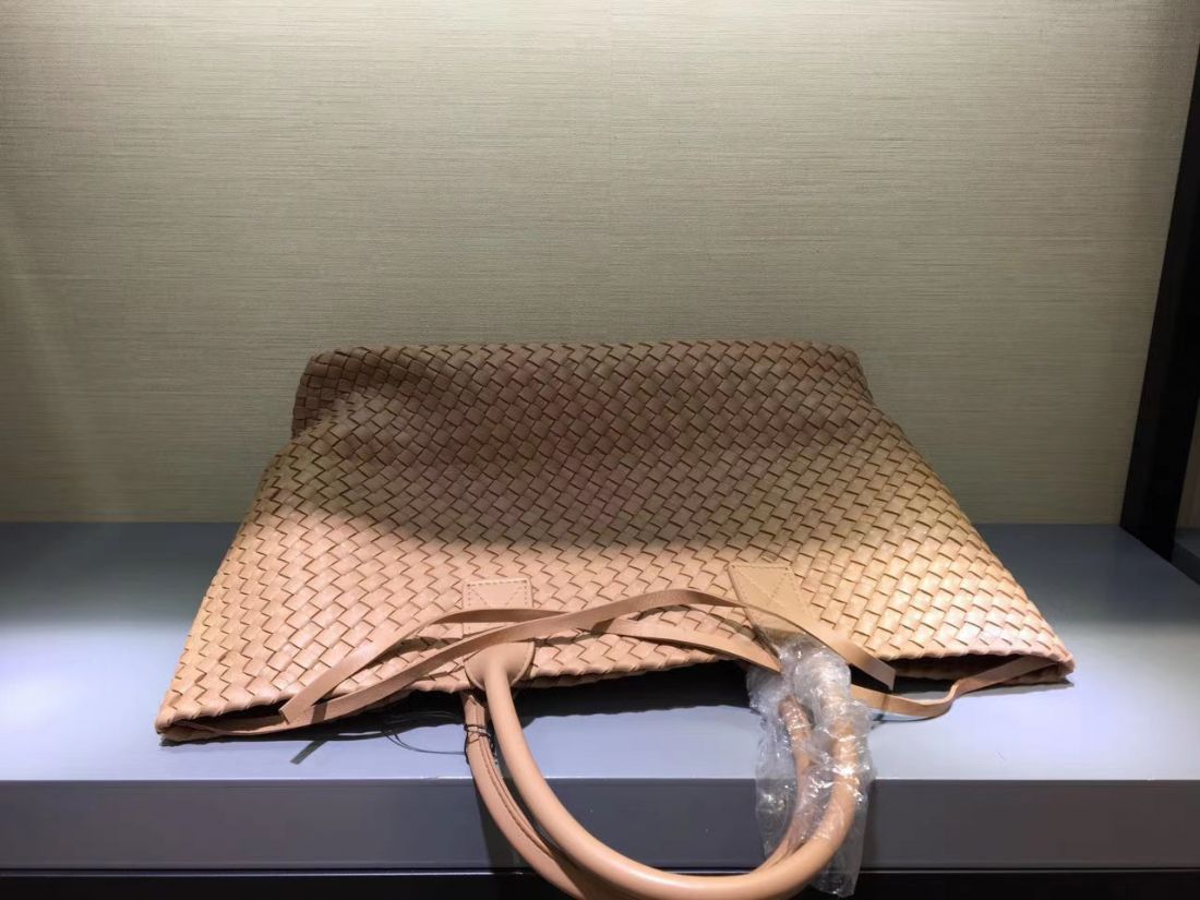 Bottega Veneta Cabat 40 cm