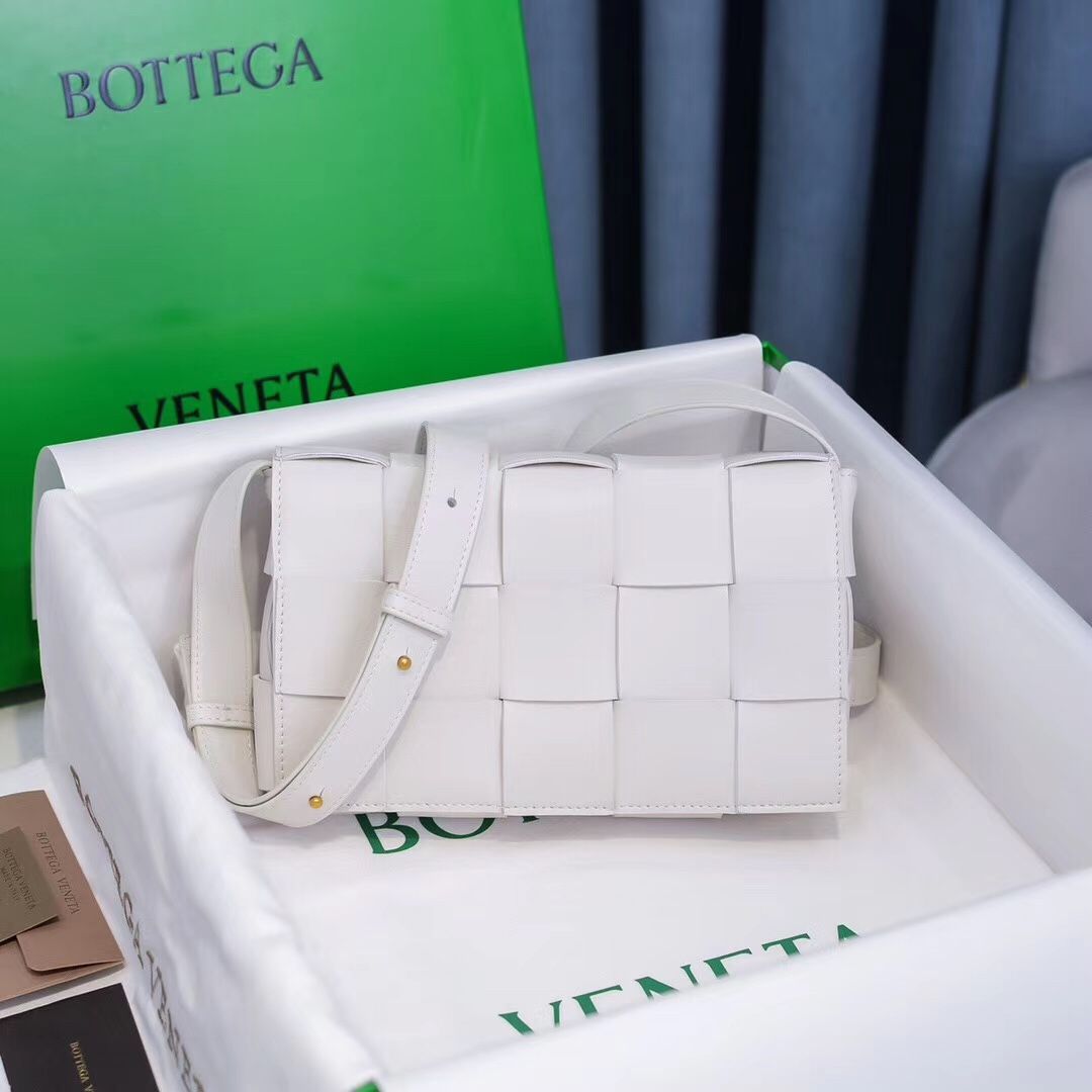 Bottega Veneta Cassette 25 cm